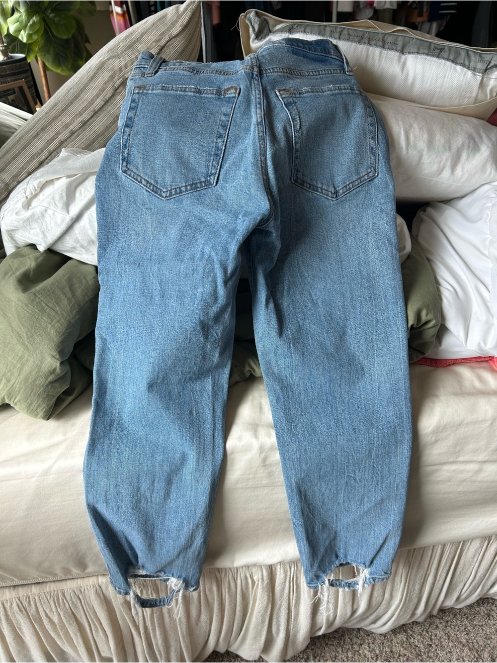Abercrombie & Fitch Men's Relaxed Light Blue Denim Jeans - Picture 2 of 5